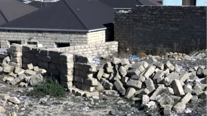 Binədə yol problemi: "Nə taksi, nə də təcili yardım gəlir" - VİDEO 