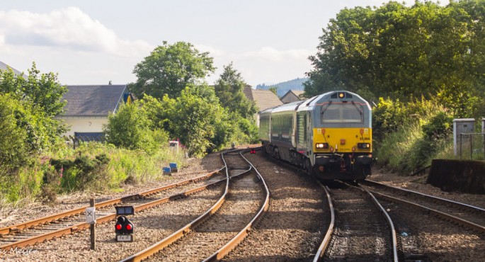 Qatarda uşaq doğan qadın körpəsini tualetə atdı - İyrənc OLAY