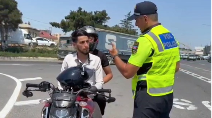 Yol polisi ikitəkərli nəqliyyat vasitələrinin sürücülərini maarifləndirir - VİDEO 