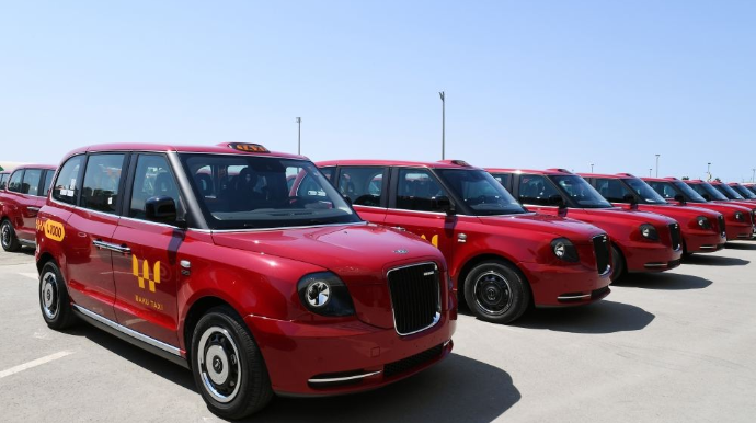 В Баку планируется установка электрических заправочных станций для «лондонских такси» 