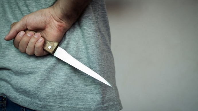 Paytaxtda 41 yaşlı kişi bıçaqlanıb