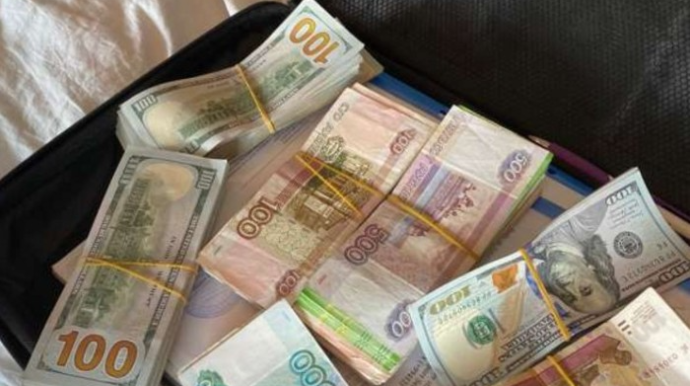 Gömrükçülər 19 min dollar xarici valyuta müsadirə etdi 