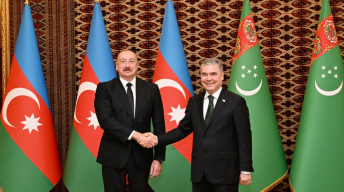 Prezident Qurbanqulu Berdiməhəmmədova zəng etdi