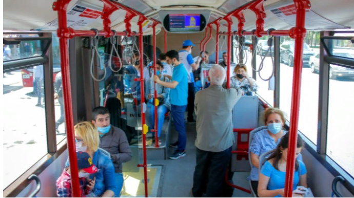 Avtobuslarda tibbi maskadan istifadə nə qədər önəmlidir?  - VİDEO