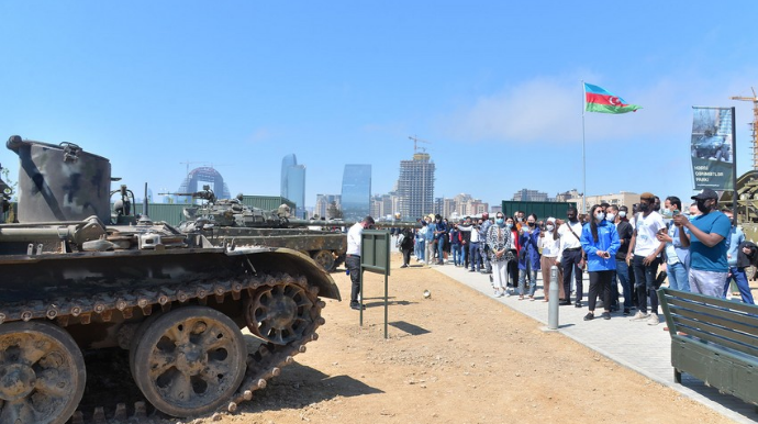 Əcnəbi tələbələr Hərbi Qənimətlər Parkında  olub - FOTO