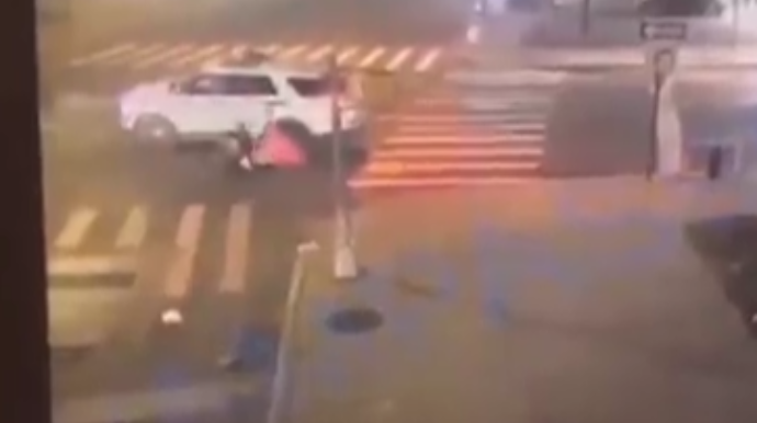 Bayker motosikleti maşına çırpdı: dəhşətli yanğın oldu  - VİDEO