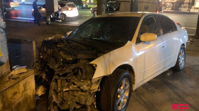 Bakıda iki avtomobil toqquşub, xəsarət alan var - FOTO 