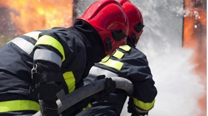 Bakıda avtomobil təmiri sexi yanıb