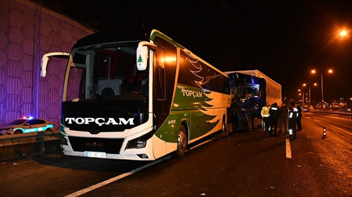 Ağır yol qəzası baş verib, xəsarət alanlar var 