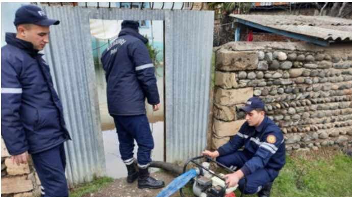 FHN Lənkəranda su basmış ərazilərdə işlər aparır - FOTO - VİDEO