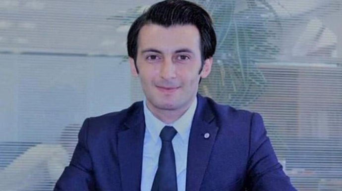 Dələduzluqda təqsirləndirilən politoloqa hökm oxundu 