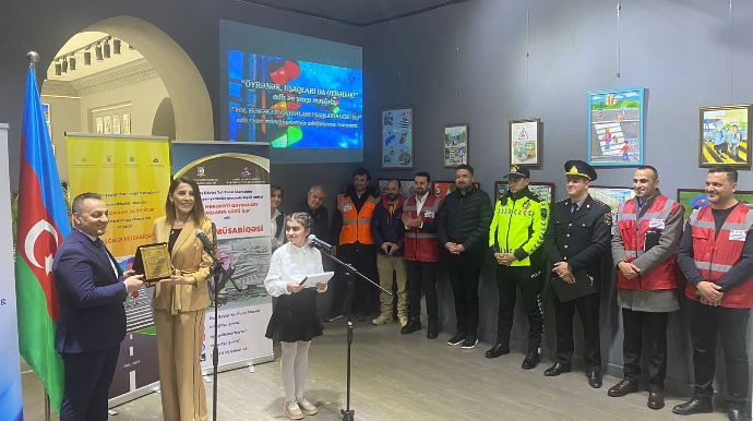 Yol hərəkəti təhlükəsizliyi uşaqların gözü ilə - Qaliblərə hədiyyələr verildi - FOTO