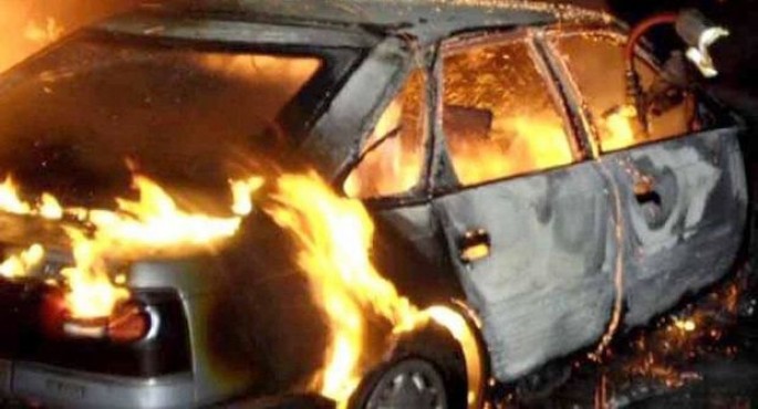 Bakıda maşın yandı - VİDEO