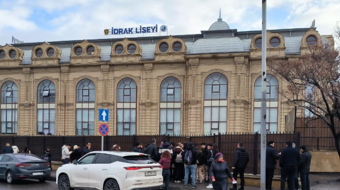 В Баку задержан ученик, выстреливший из ружья в учительницу - ВИДЕО  - ОБНОВЛЕННЫЙ