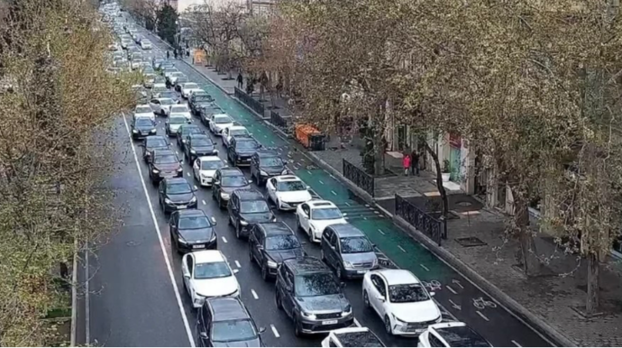 На каких улицах Баку 14 апреля наблюдаются транспортные заторы? - СПИСОК + ФОТО 