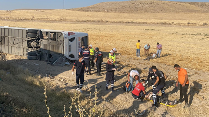 Reys avtobusu yol kənarına aşdı;  2-si ağır, 32 yaralı - FOTO 