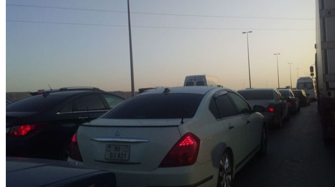 Rayonlara axın edənlər geri dönür: Bakının girişində böyük tıxac - VİDEO