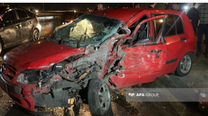 Dairəvi yolda AĞIR QƏZA:  “Hyundai” “KamAZ”la toqquşdu, 5 nəfər...   - FOTO