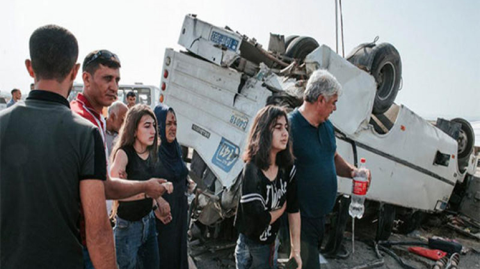 Antaliyada yol qəzasında 2 turist ölüb, çox sayda yaralı var