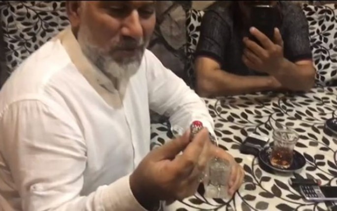 Elşən Xəzər yayılan videosundan yazdı - “Üzüyü sındıracam”