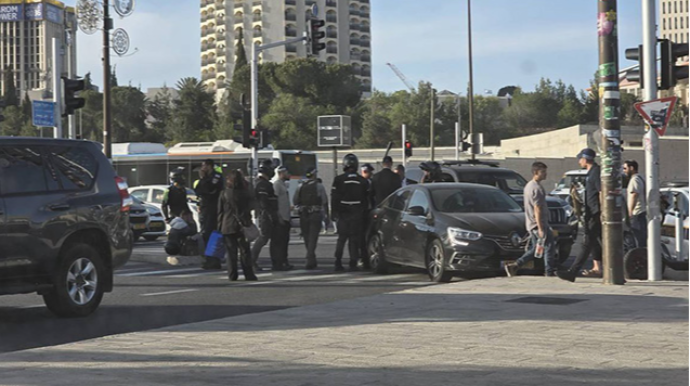 Baş nazirin korteji qəzaya düşdü - FOTO 