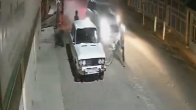 Azərbaycanda dəhşətli qəza: “Lexus” velosipedçini vurub əzdi   - VİDEO