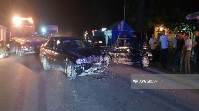 “Mercedes"lə "VAZ-2107" toqquşdu: 3 nəfər xəsarət aldı   - FOTO