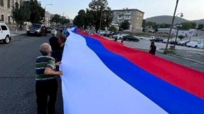 Xankəndi küçələrində  100 metrlik Rusiya bayrağı ilə aksiya