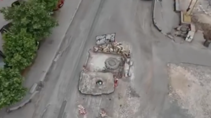 Bakıda bu yollarda təmir niyə bitmir? - VİDEO