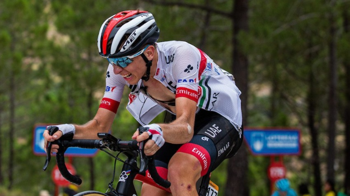 Словенский велогонщик выиграл 15-й этап "Тур де Франс"