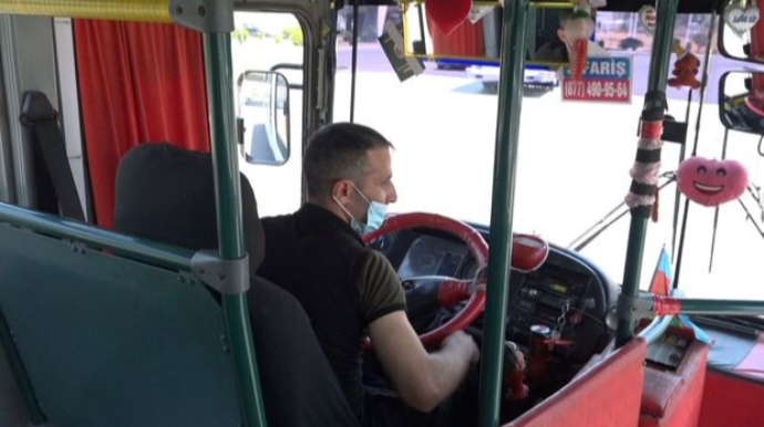 İctimai nəqliyyatda məcburi olan şəffaf arakəsmələr niyə gözə dəymir? - VİDEO 