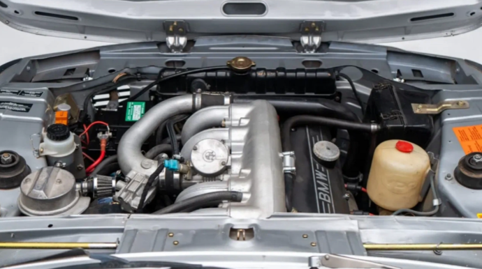 Nadir "BMW 2002 Turbo"  hərraca çıxarıldı - FOTO