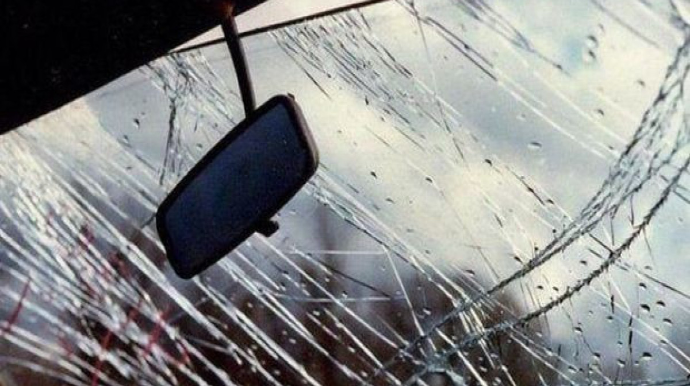 Ucarda mikroavtobusla yük maşını toqquşub, xəsarət alan var 