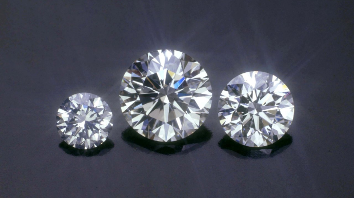 Ayaqqabı bağlamasından 118 min manatlıq brilyant qaşlar aşkarlandı 