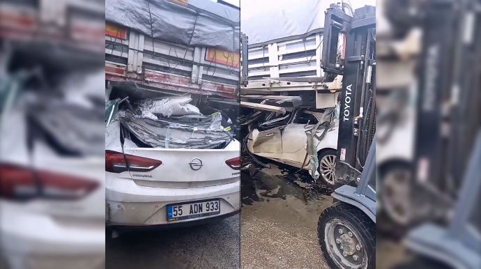 Avtomobil yük maşınının altında qaldı, ata və 8 yaşlı qızı öldü  - VİDEO