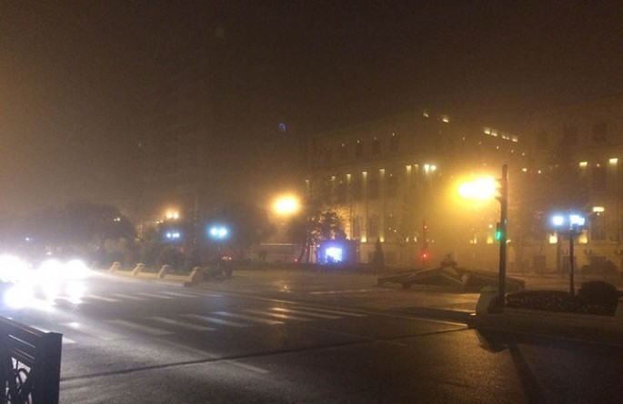 Bakıda şadlıq evinin qarşısında maşın piyadanı vurub