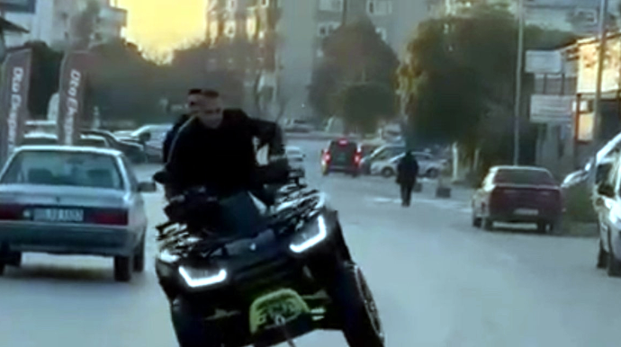 Drift şou sürücüyə baha başa gəldi - Sürücülük vəsiqəsi əlindən alındı, cərimələndi - VİDEO 