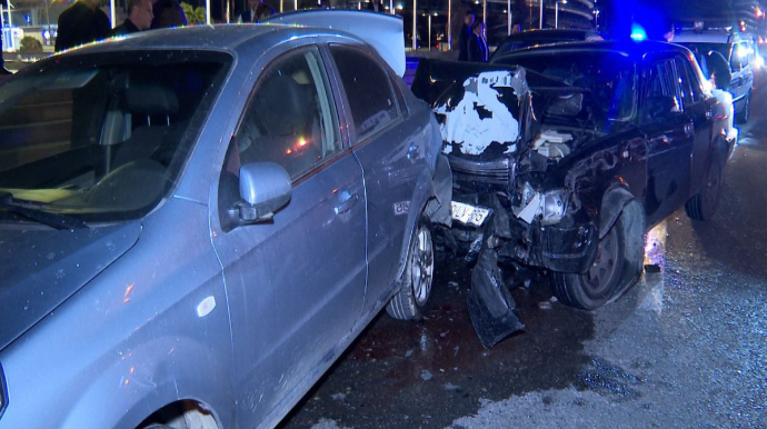 Bakıda avtobusun iştirakı ilə 6 avtomobil toqquşub, xəsarət alanlar var - FOTO - VİDEO 