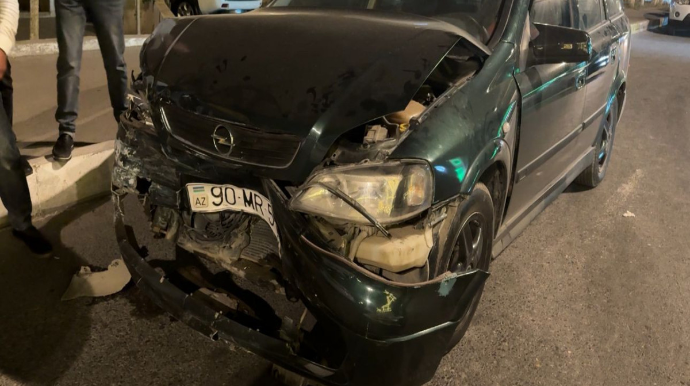 Sumqayıtda üç avtomobil toqquşub, xəsarət alanlar var - FOTO