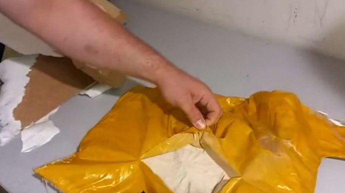 Gömrükçülər Maldiv vətəndaşından 4 kiloqrama yaxın heroin götürüb - FOTO