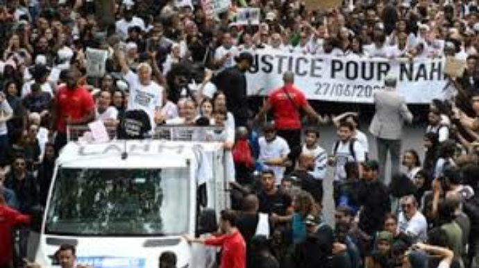 Fransa üsyanına rəhbərlik edən qadın kimdir?  - FOTO