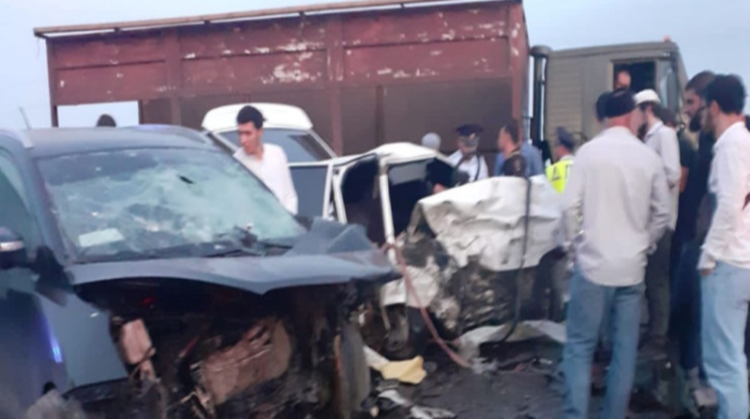 İki avtomobil toqquşdu, iki nəfər öldü 