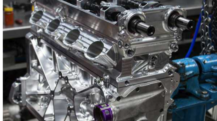 Dörd silindrli mühərrikdə 1500 at gücü - VİDEO