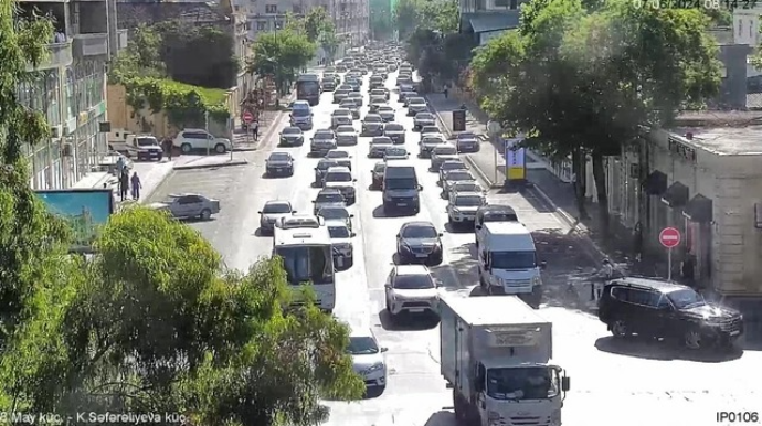 На каких улицах Баку наблюдаются транспортные заторы? - ФОТО