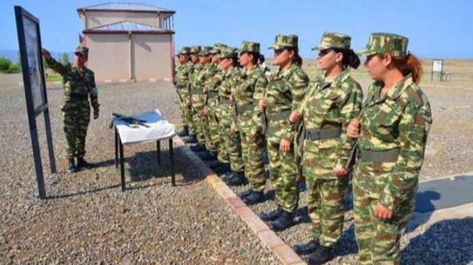 Hərbçi qadınların ehtiyatda olma yaş həddi ləğv olunur