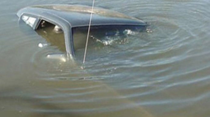 "Jiquli" kanala aşdı, 2 nəfər öldü