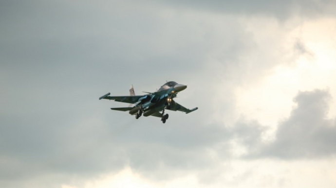 İsveçrə Ukraynadakı münaqişə tərəflərinin hərbi təyyarələri üçün səmanı bağlayıb