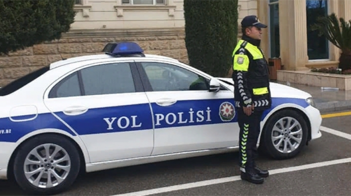 Yol polisi piyadalara çağırış etdi - Əlvan paltarlar geyinsəniz qəzaya düşmə riski azalacaq - FOTO  