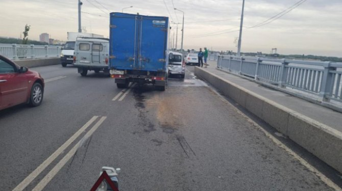 Женщина пострадала в ДТП на мосту «Саратов - Энгельс»  - ФОТО