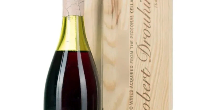 Bu şərab 812.500 dollara satıldı 